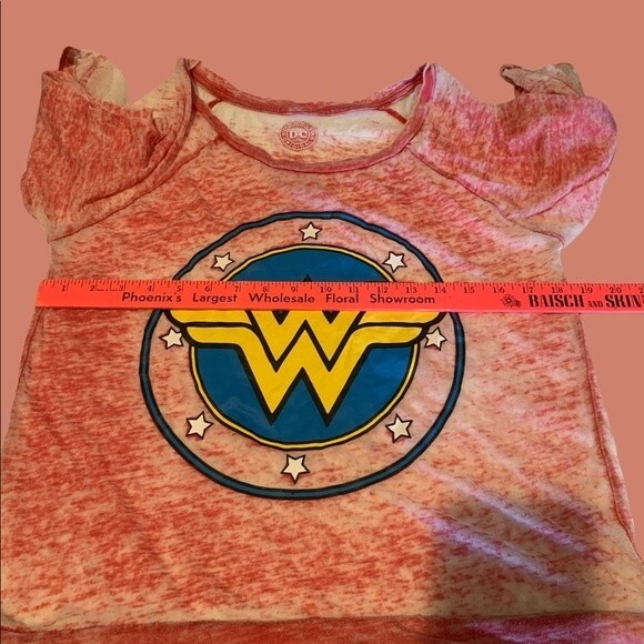 5/$15 DC Comic T Shirt - Picture 6 of 6